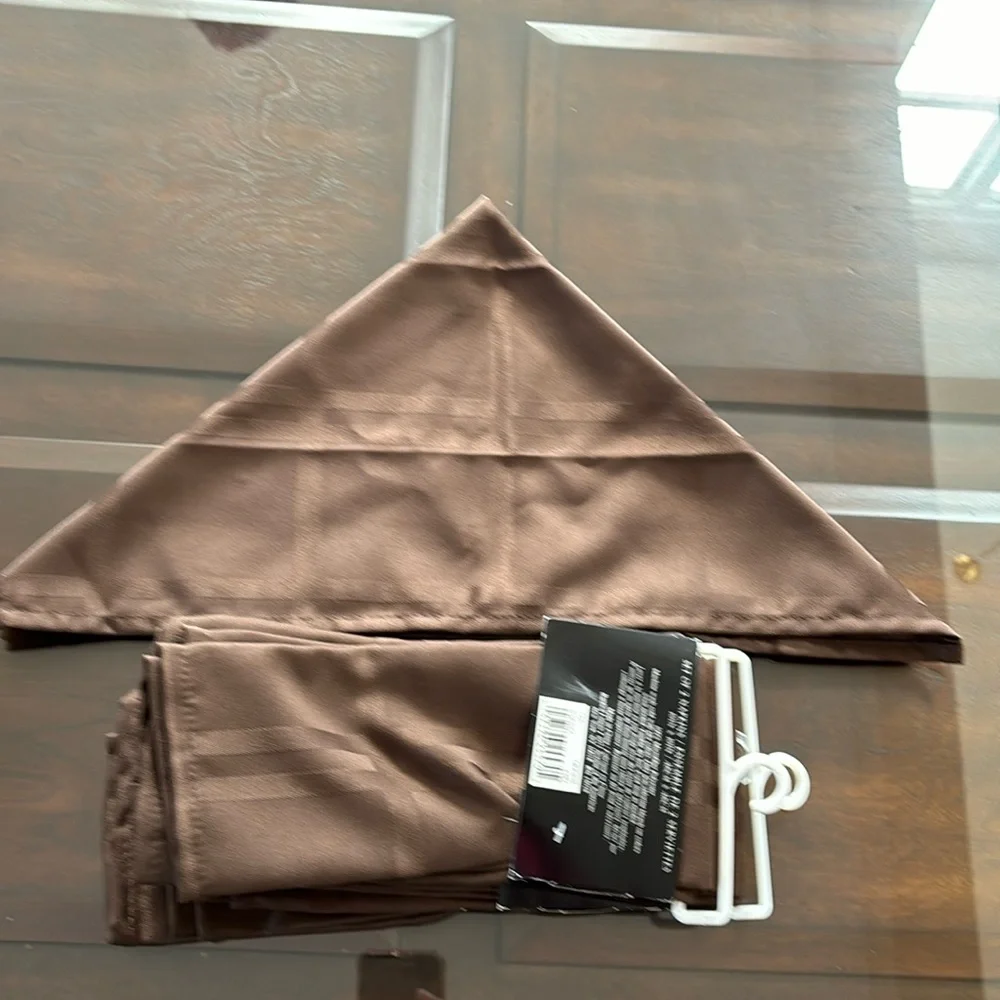 Brown microfiber Linen place mats (19” x 19”).